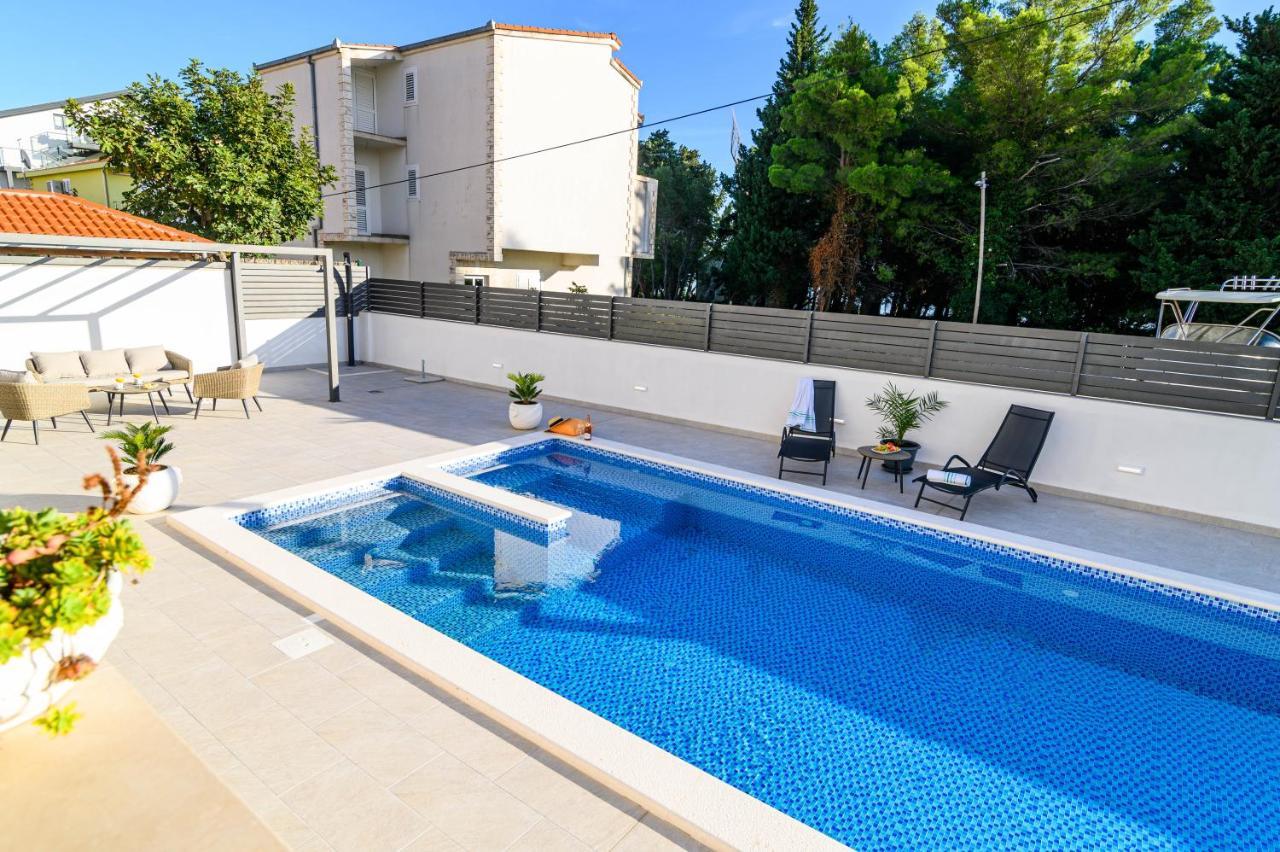 Villa Relax - Beautiful Apartment With Heated Saltwater Pool & Jacuzzi Kastela Luaran gambar