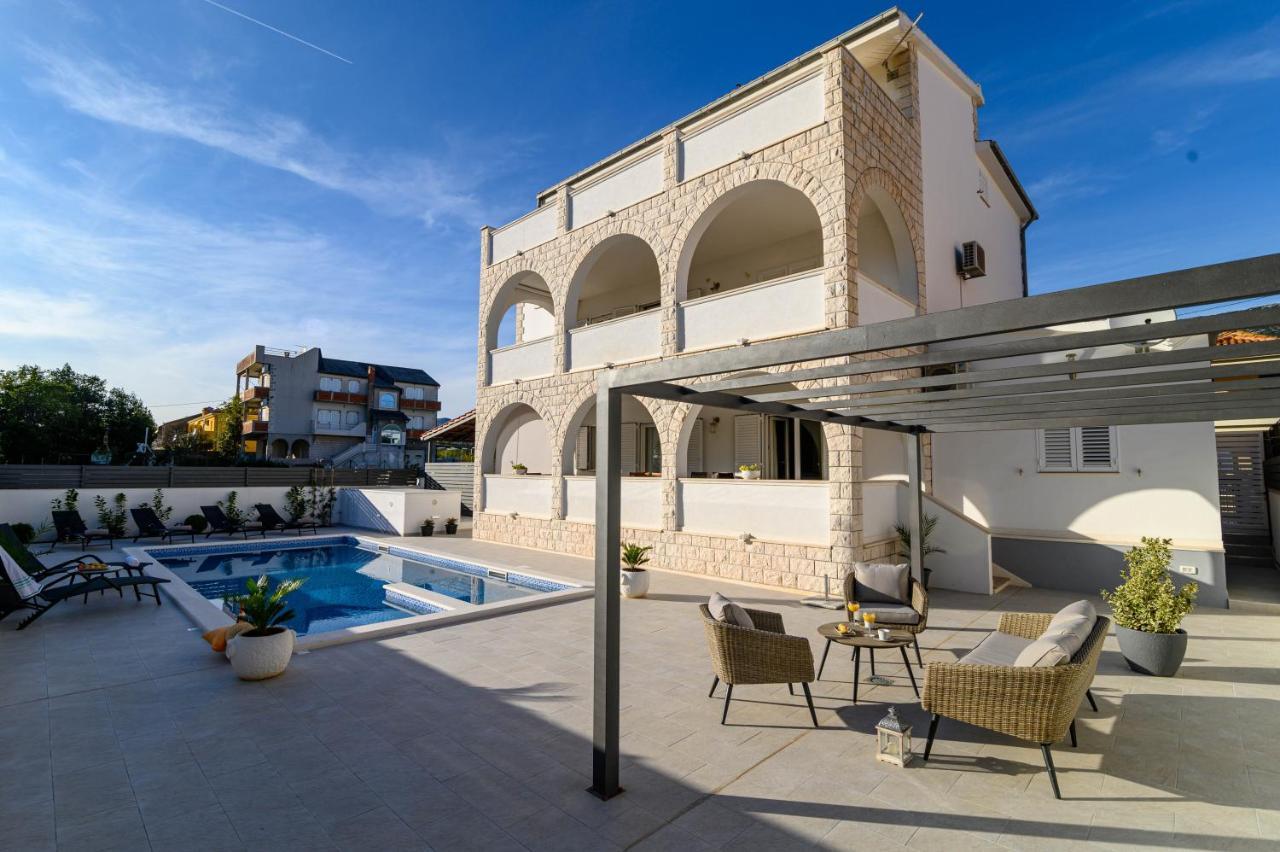 Villa Relax - Beautiful Apartment With Heated Saltwater Pool & Jacuzzi Kastela Luaran gambar