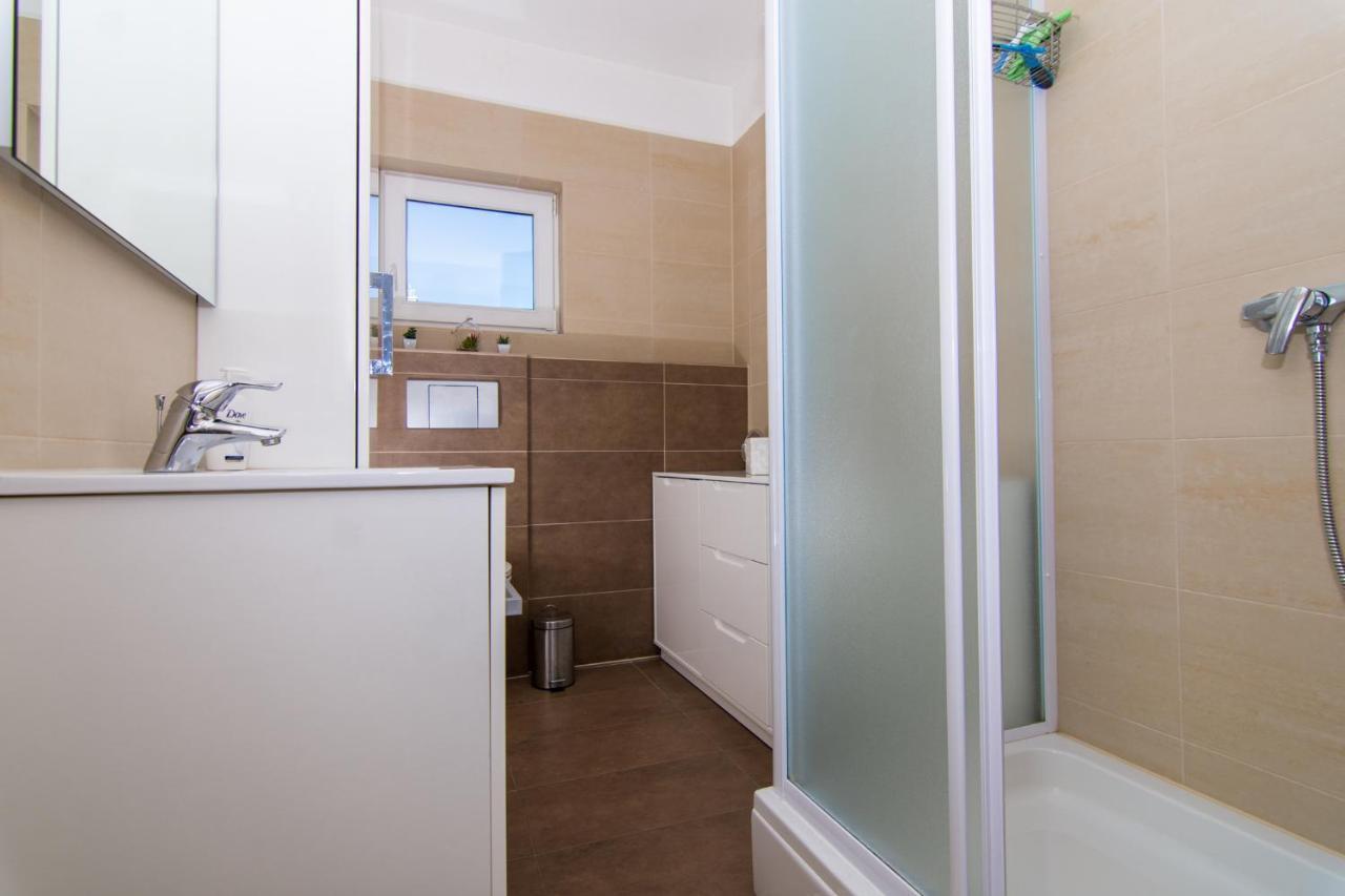 Villa Relax - Beautiful Apartment With Heated Saltwater Pool & Jacuzzi Kastela Luaran gambar