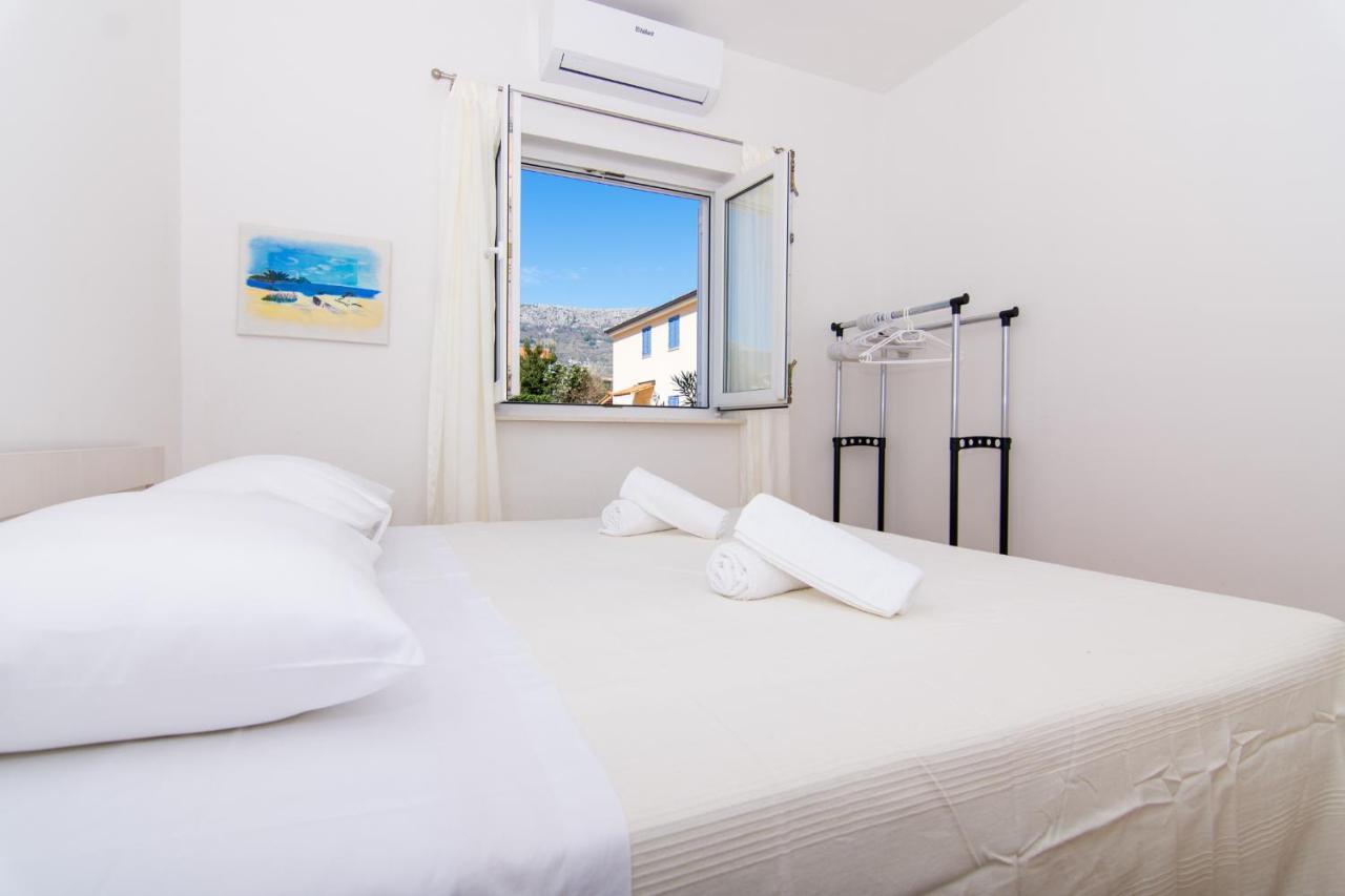 Villa Relax - Beautiful Apartment With Heated Saltwater Pool & Jacuzzi Kastela Luaran gambar