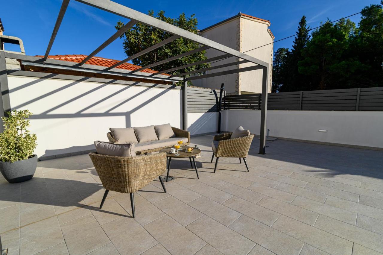 Villa Relax - Beautiful Apartment With Heated Saltwater Pool & Jacuzzi Kastela Luaran gambar
