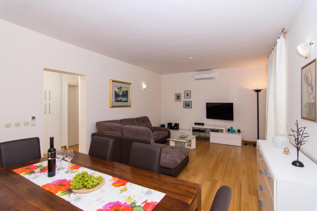 Villa Relax - Beautiful Apartment With Heated Saltwater Pool & Jacuzzi Kastela Luaran gambar