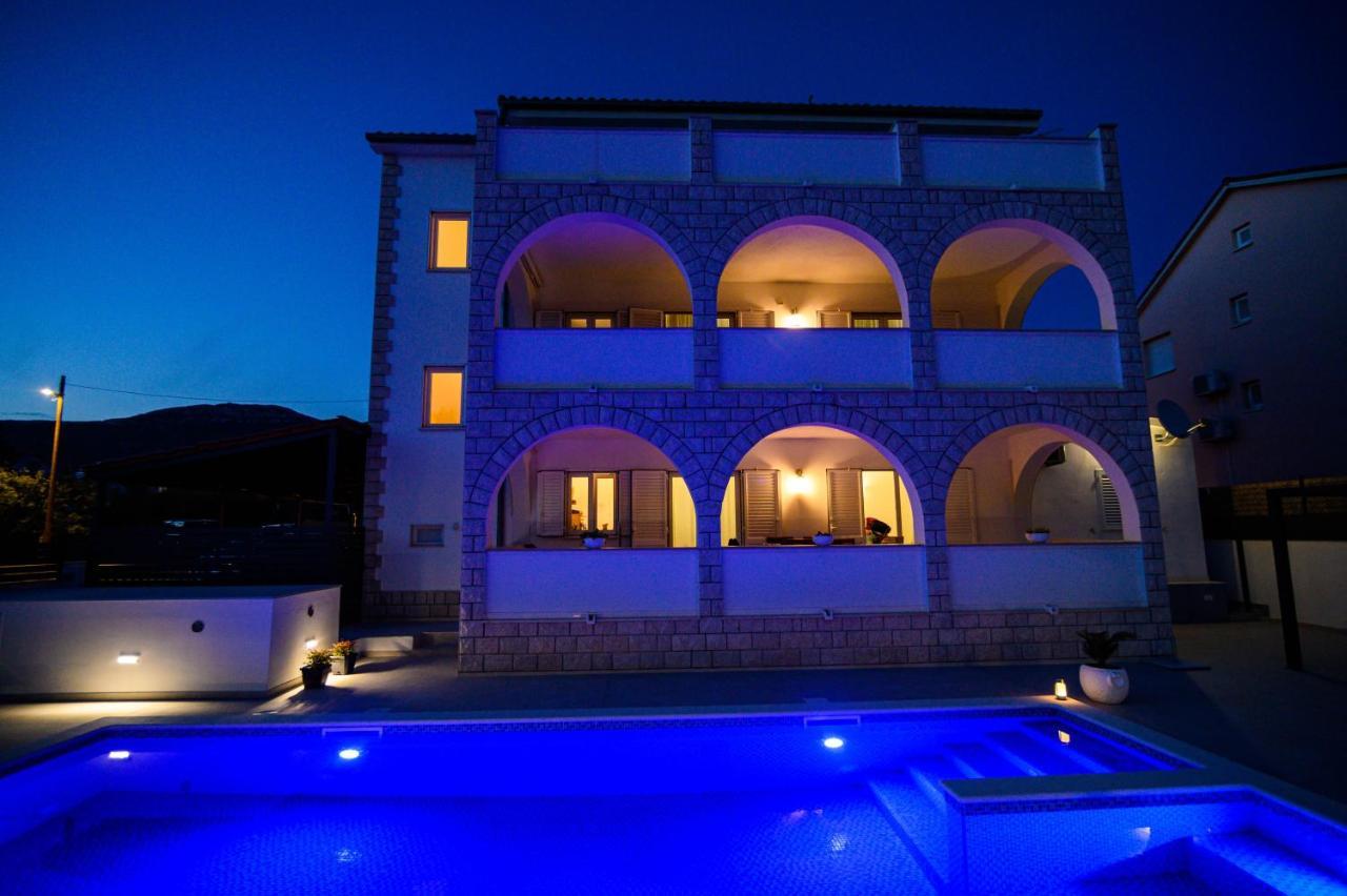 Villa Relax - Beautiful Apartment With Heated Saltwater Pool & Jacuzzi Kastela Luaran gambar