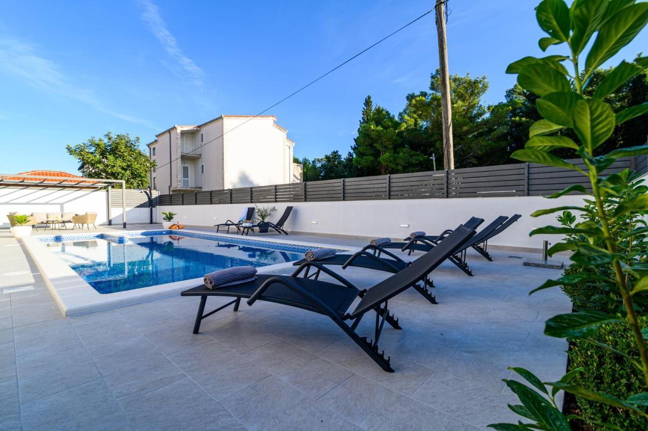 Villa Relax - Beautiful Apartment With Heated Saltwater Pool & Jacuzzi Kastela Luaran gambar