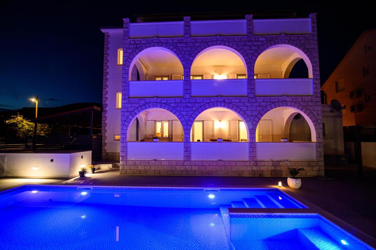 Villa Relax - Beautiful Apartment With Heated Saltwater Pool & Jacuzzi Kastela Luaran gambar