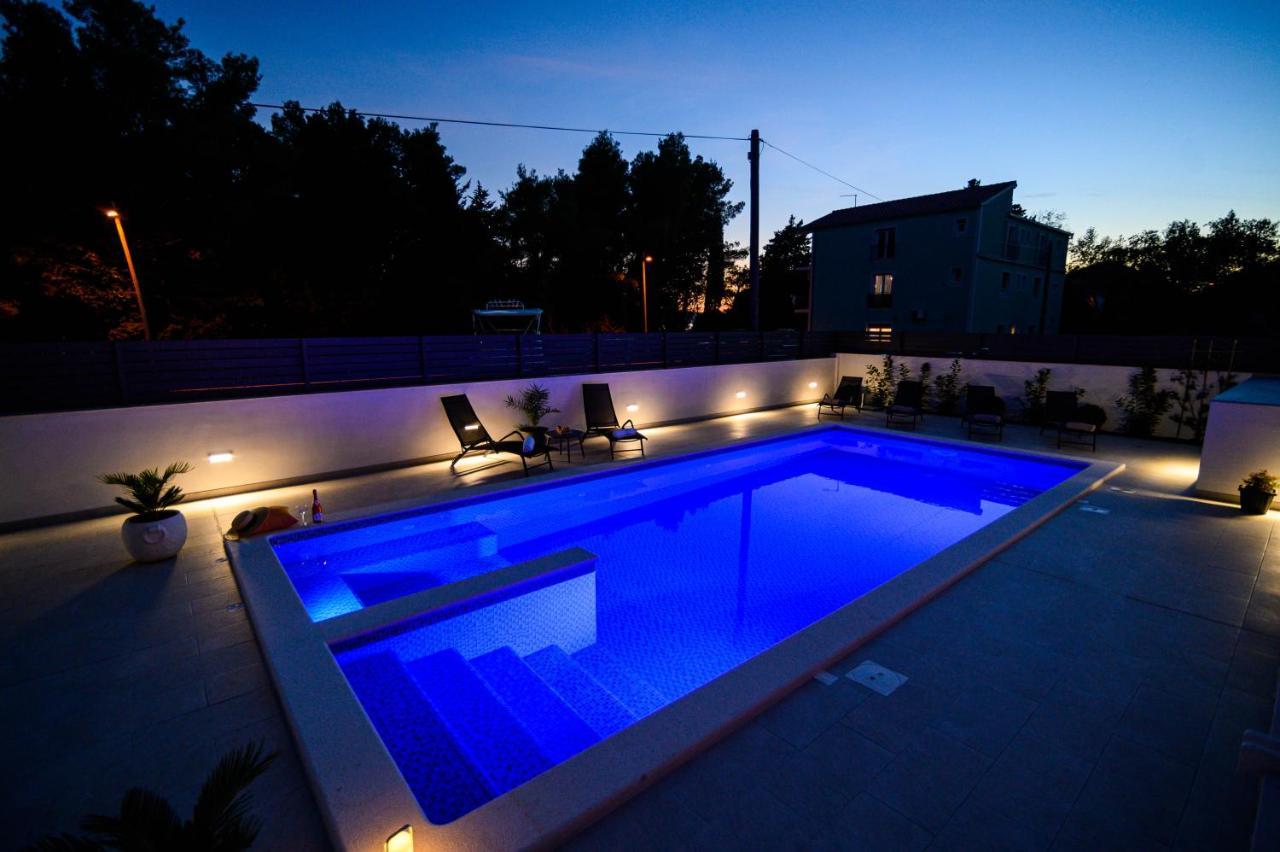 Villa Relax - Beautiful Apartment With Heated Saltwater Pool & Jacuzzi Kastela Luaran gambar