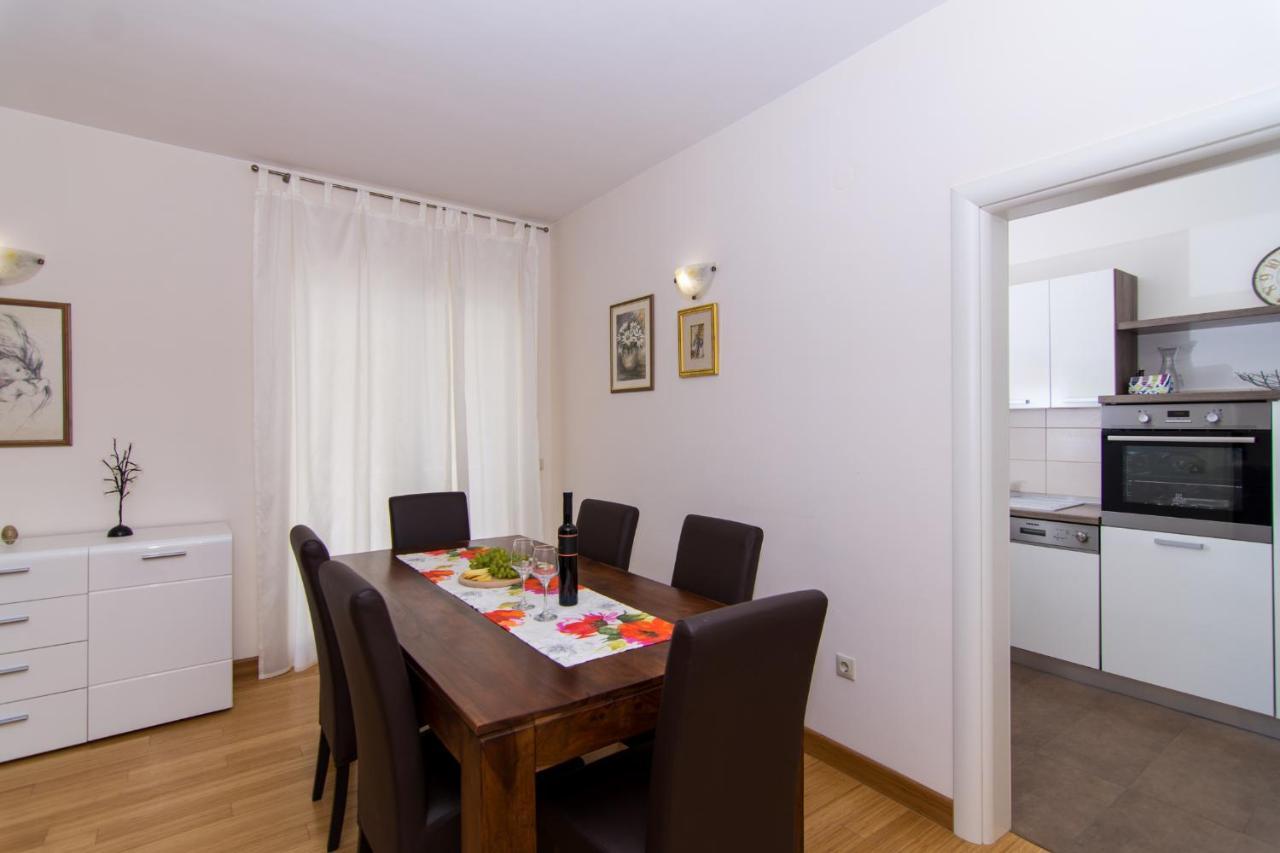 Villa Relax - Beautiful Apartment With Heated Saltwater Pool & Jacuzzi Kastela Luaran gambar